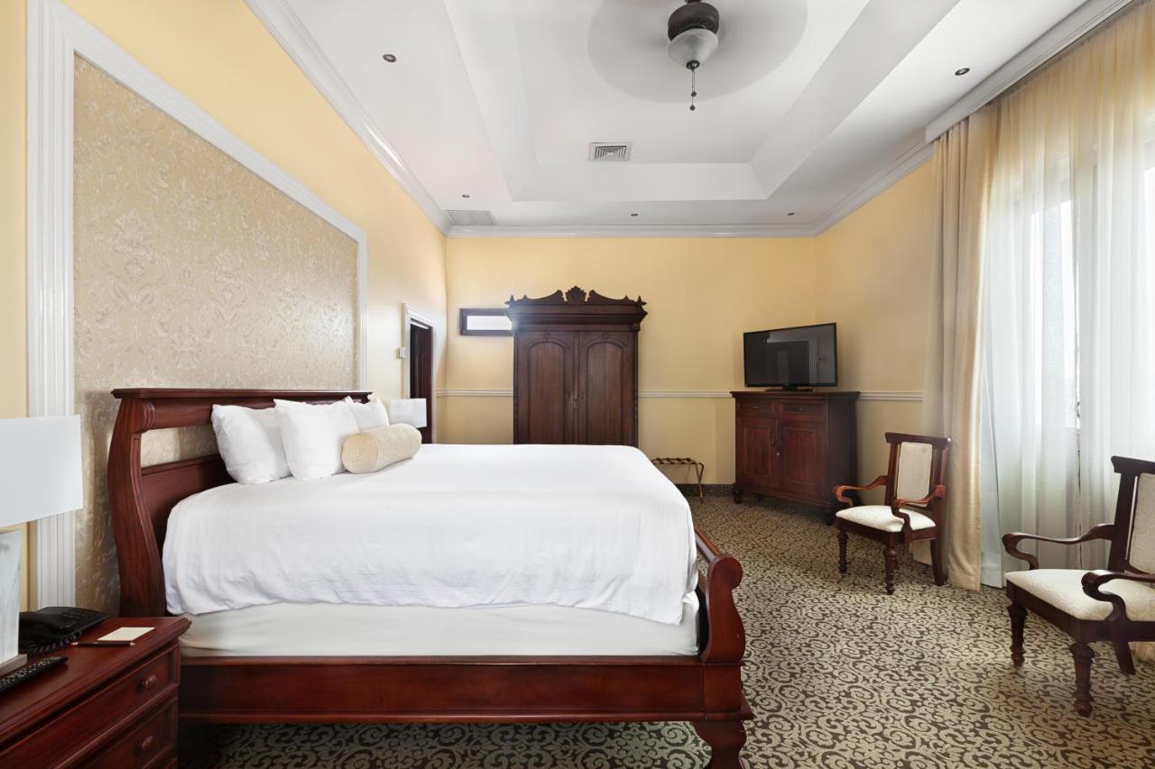 Hotel La Perla León Екстериор снимка