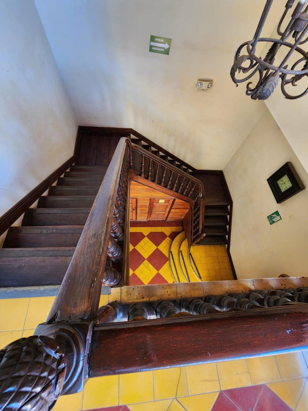 Hotel La Perla León Екстериор снимка