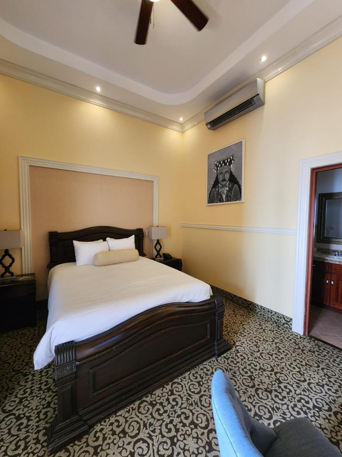 Hotel La Perla León Екстериор снимка