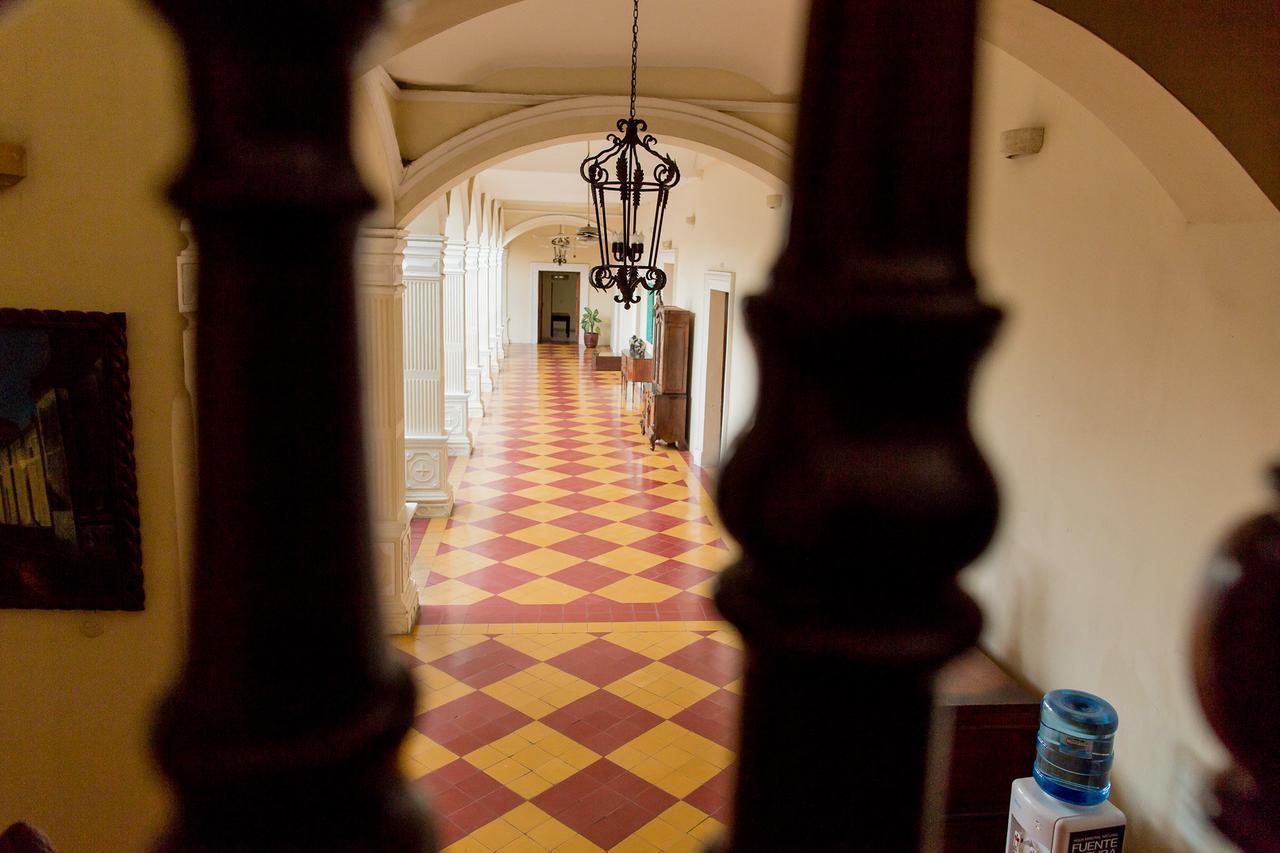 Hotel La Perla León Екстериор снимка